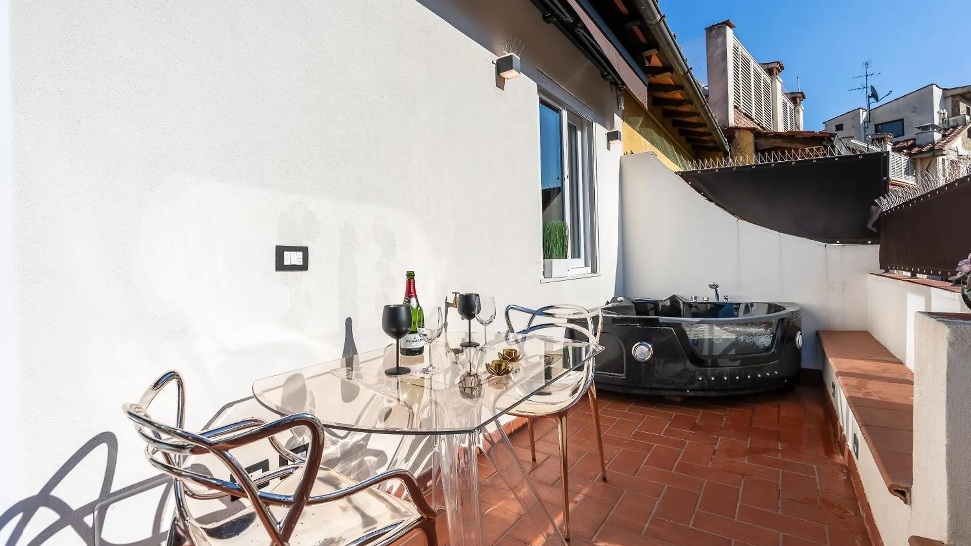 Ponte Vecchio Rooftop Terrace With Private Heated Jacuzzi location